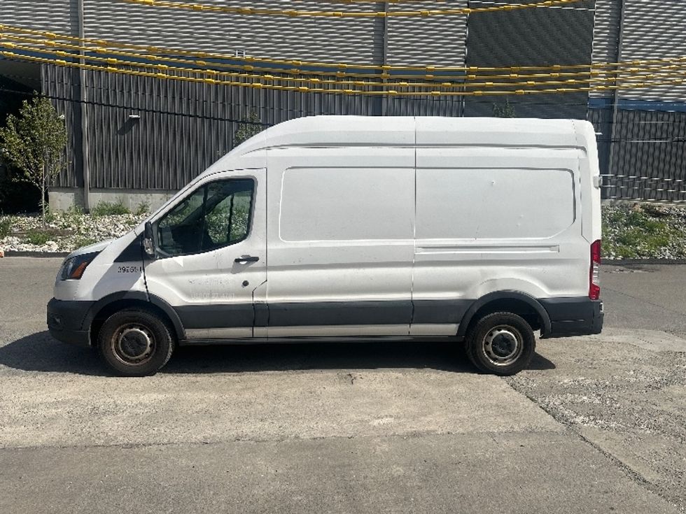 Cargo Van (Panel Van)-Light and Medium Duty Trucks-Ford-2021-Transit 250-Elmsford-NY-98,379\n\t\tmiles-$ 28,750 - Image 4