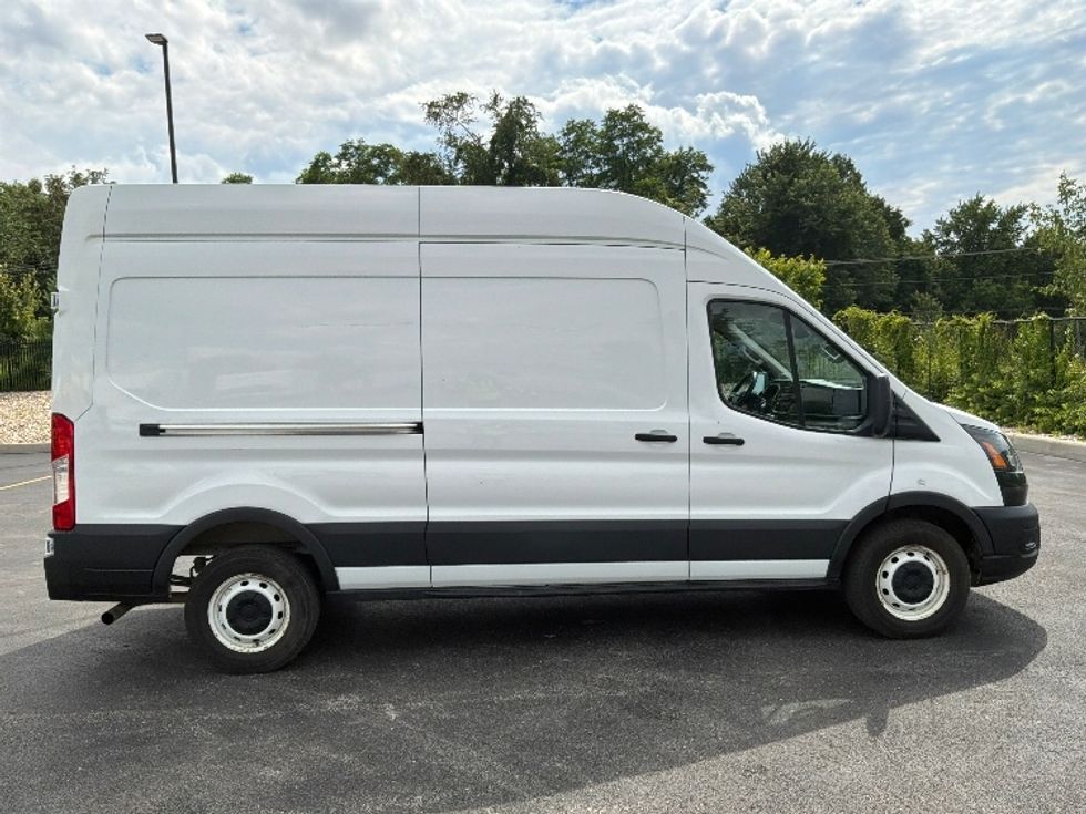 Cargo Van (Panel Van)-Light and Medium Duty Trucks-Ford-2021-Transit 250-Erlanger-KY-142,827\n\t\tmiles-$ 29,500 - Image 8