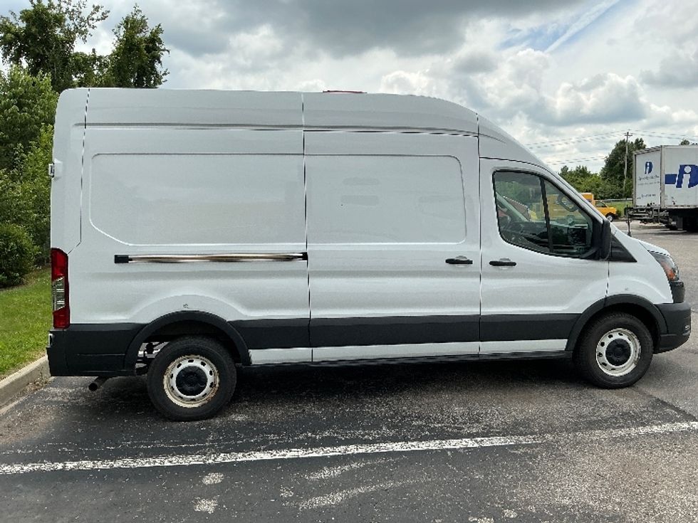 Cargo Van (Panel Van)-Light and Medium Duty Trucks-Ford-2021-Transit 250-Erlanger-KY-163,706\n\t\tmiles-$ 25,250 - Image 11