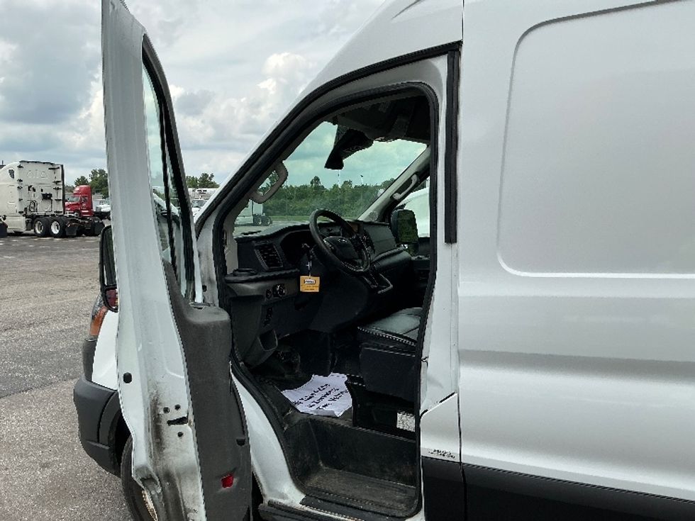 Cargo Van (Panel Van)-Light and Medium Duty Trucks-Ford-2021-Transit 250-Erlanger-KY-163,706\n\t\tmiles-$ 25,250 - Image 12