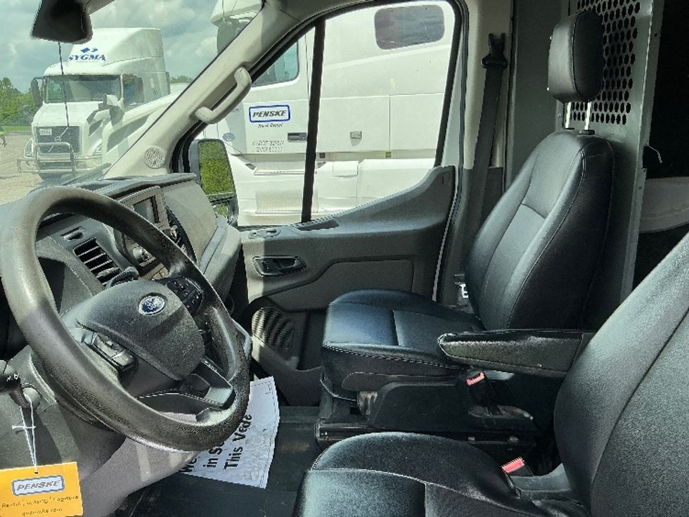 Cargo Van (Panel Van)-Light and Medium Duty Trucks-Ford-2021-Transit 250-Erlanger-KY-163,706\n\t\tmiles-$ 25,250 - Image 15