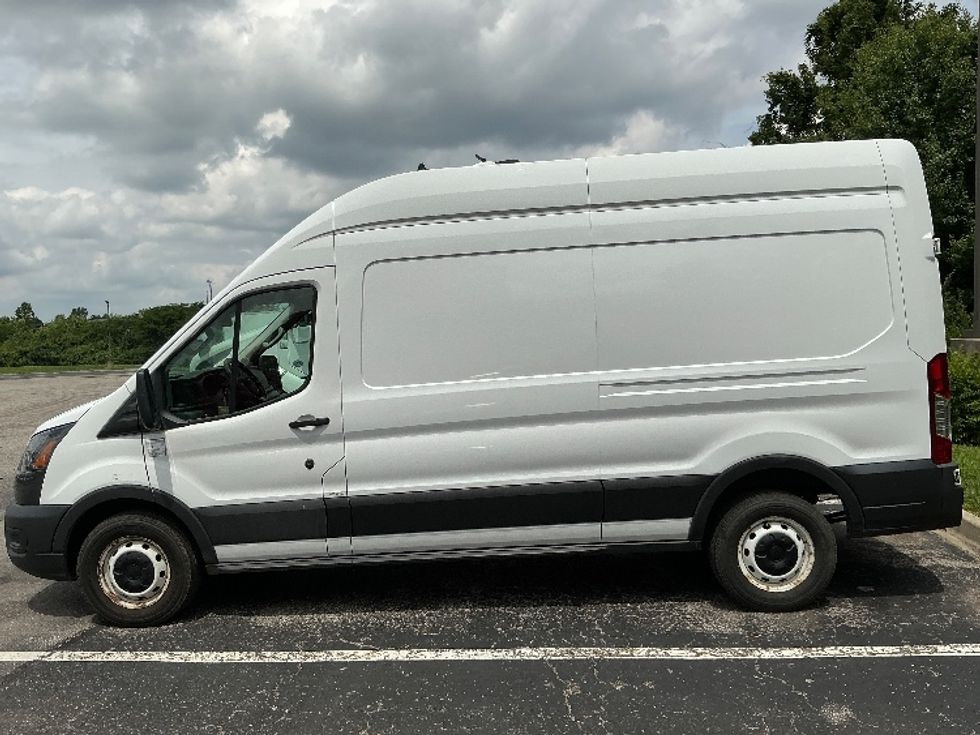 Cargo Van (Panel Van)-Light and Medium Duty Trucks-Ford-2021-Transit 250-Erlanger-KY-163,706\n\t\tmiles-$ 25,250 - Image 4