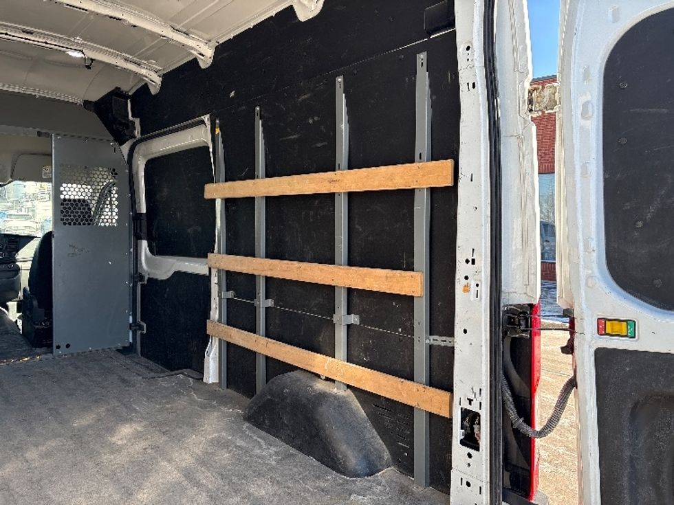 Cargo Van (Panel Van)-Light and Medium Duty Trucks-Ford-2021-Transit 250-Etobicoke-ON-106,550\n\t\tkm-$ 45,000 - Image 11