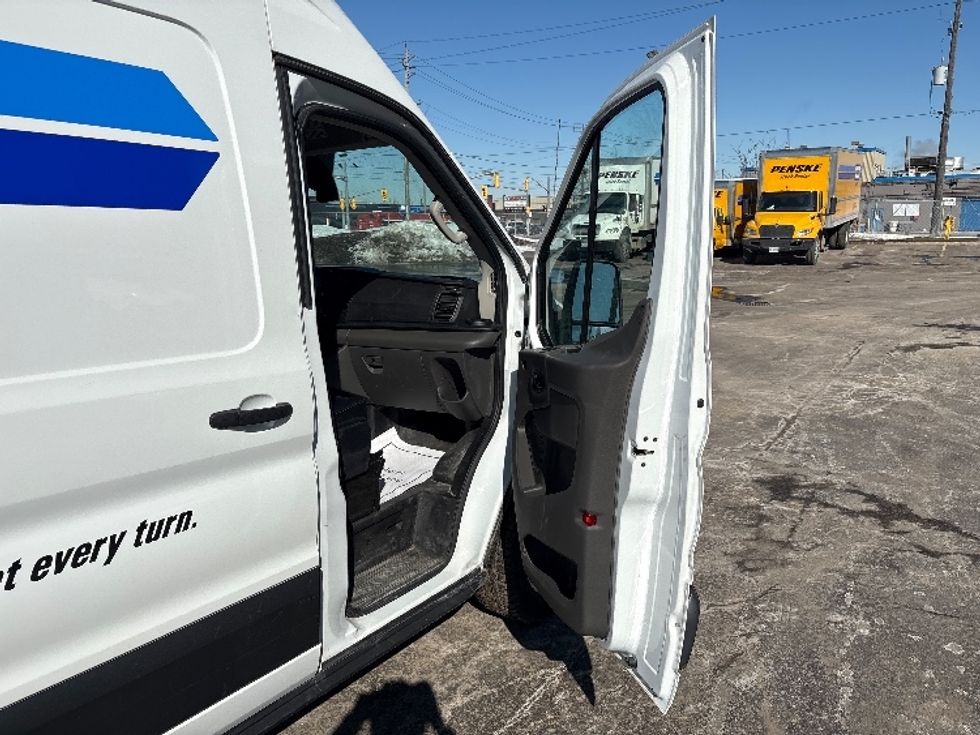 Cargo Van (Panel Van)-Light and Medium Duty Trucks-Ford-2021-Transit 250-Etobicoke-ON-106,550\n\t\tkm-$ 45,000 - Image 19