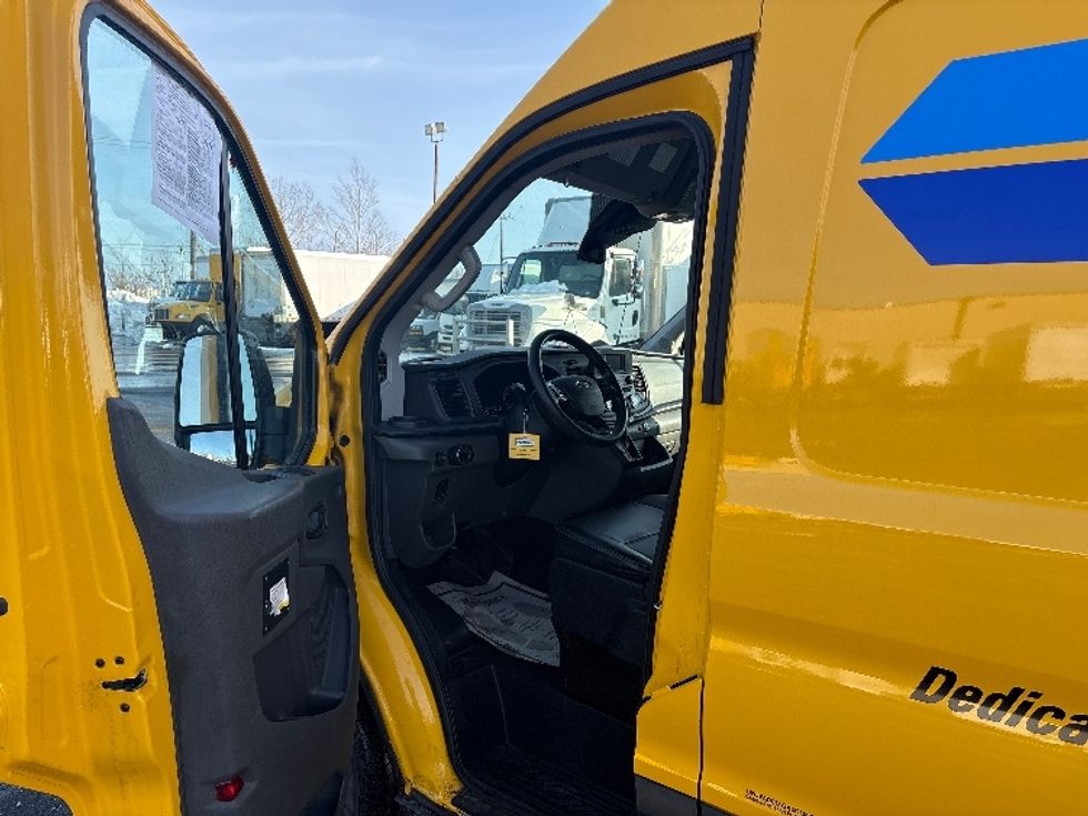 Cargo Van (Panel Van)-Light and Medium Duty Trucks-Ford-2021-Transit 250-Etobicoke-ON-120,082\n\t\tkm-$ 39,000 - Image 13