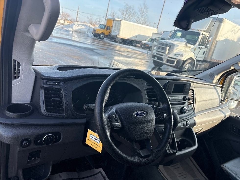 Cargo Van (Panel Van)-Light and Medium Duty Trucks-Ford-2021-Transit 250-Etobicoke-ON-120,082\n\t\tkm-$ 39,000 - Image 14