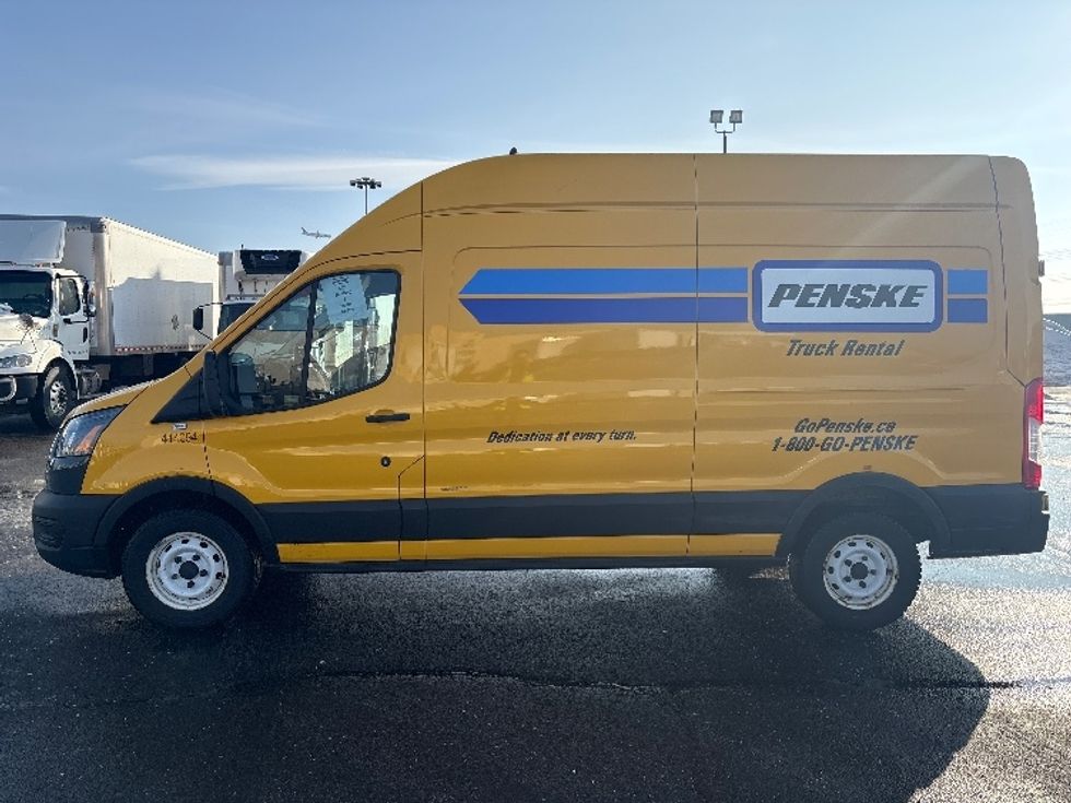 Cargo Van (Panel Van)-Light and Medium Duty Trucks-Ford-2021-Transit 250-Etobicoke-ON-120,082\n\t\tkm-$ 39,000 - Image 4