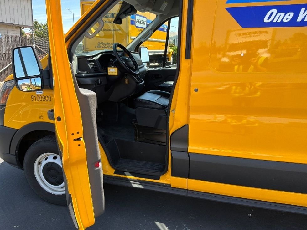 Cargo Van (Panel Van)-Light and Medium Duty Trucks-Ford-2021-Transit 250-Everett-WA-85,855\n\t\tmiles-$ 32,250 - Image 16
