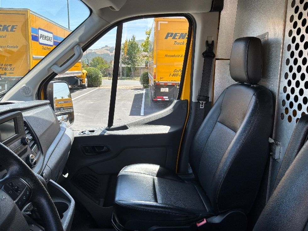 Cargo Van (Panel Van)-Light and Medium Duty Trucks-Ford-2021-Transit 250-Everett-WA-85,855\n\t\tmiles-$ 32,250 - Image 19