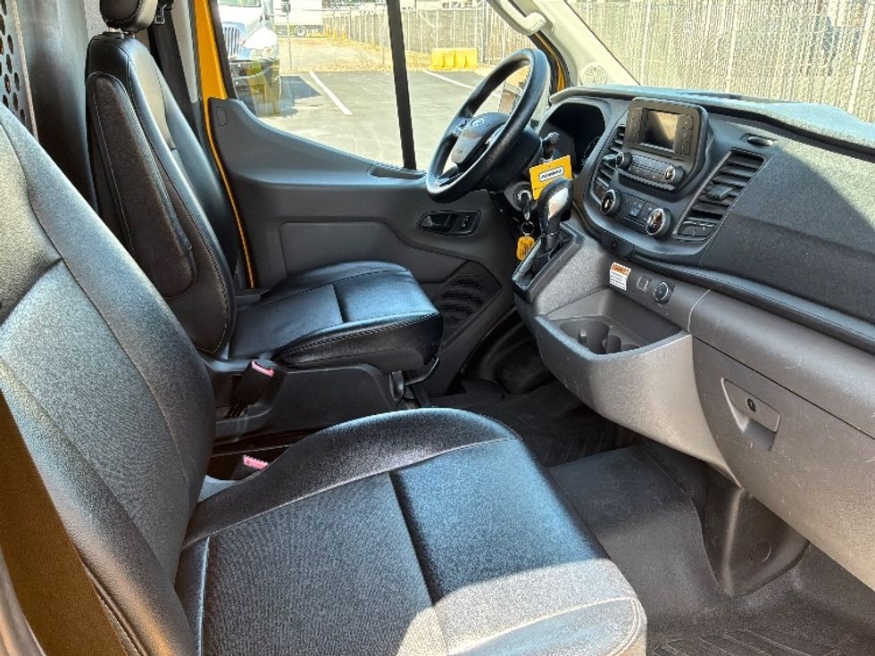 Cargo Van (Panel Van)-Light and Medium Duty Trucks-Ford-2021-Transit 250-Everett-WA-85,855\n\t\tmiles-$ 32,250 - Image 22
