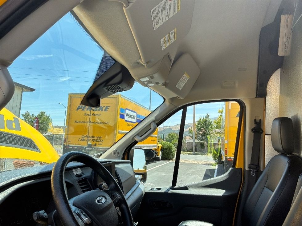 Cargo Van (Panel Van)-Light and Medium Duty Trucks-Ford-2021-Transit 250-Everett-WA-85,855\n\t\tmiles-$ 32,250 - Image 25