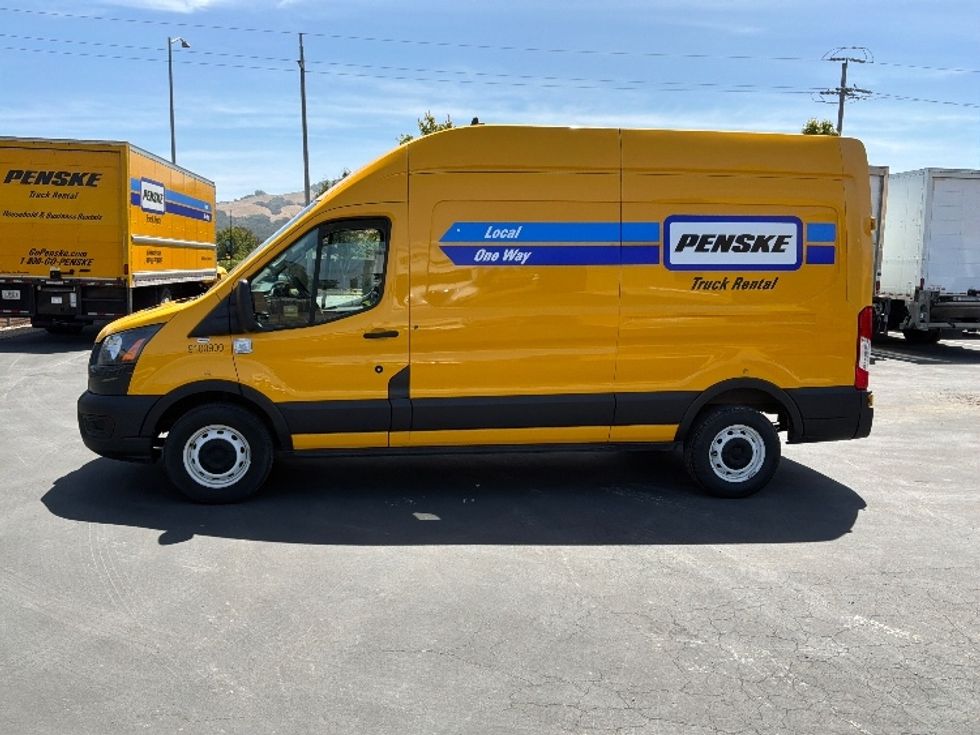 Cargo Van (Panel Van)-Light and Medium Duty Trucks-Ford-2021-Transit 250-Everett-WA-85,855\n\t\tmiles-$ 32,250 - Image 4