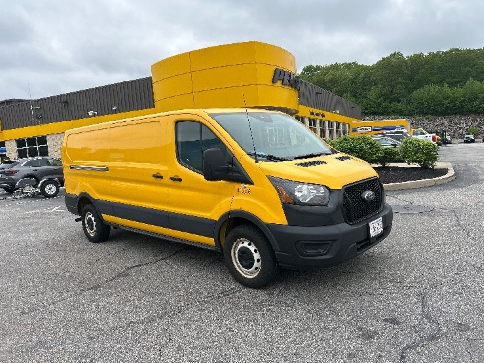 Cargo Van (Panel Van)-Light and Medium Duty Trucks-Ford-2021-Transit 250-Fitchburg-MA-72,326\n\t\tmiles-$ 26,500 - Image 1