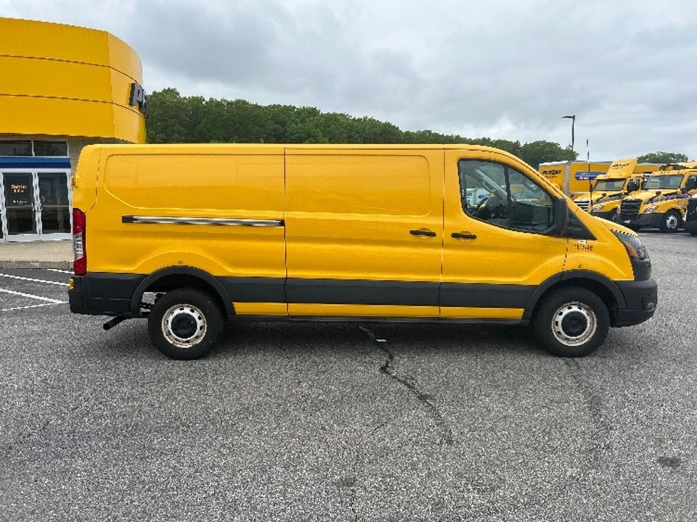 Cargo Van (Panel Van)-Light and Medium Duty Trucks-Ford-2021-Transit 250-Fitchburg-MA-72,326\n\t\tmiles-$ 26,500 - Image 14
