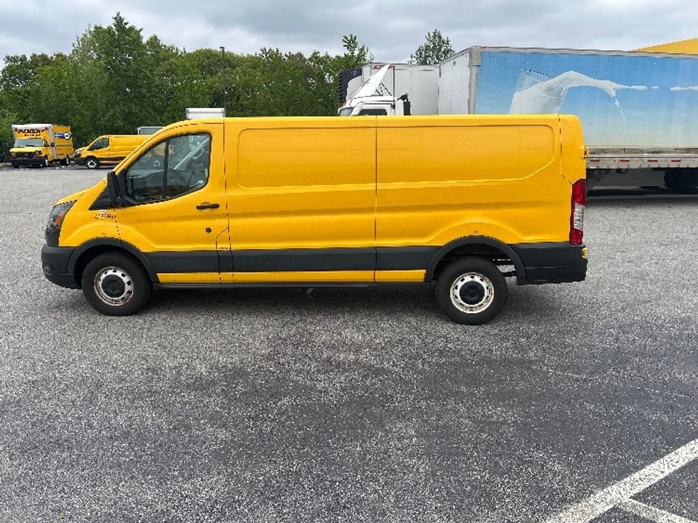 Cargo Van (Panel Van)-Light and Medium Duty Trucks-Ford-2021-Transit 250-Fitchburg-MA-72,326\n\t\tmiles-$ 26,500 - Image 4