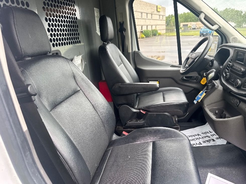 Cargo Van (Panel Van)-Light and Medium Duty Trucks-Ford-2021-Transit 250-Flower Mound-TX-64,425\n\t\tmiles-$ 36,000 - Image 19