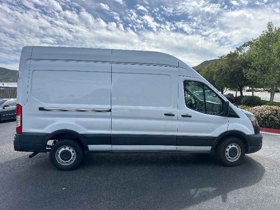 Cargo Van (Panel Van)-Light and Medium Duty Trucks-Ford-2021-Transit 250-Fontana-CA-126,421\n\t\tmiles-$ 31,750 - Image 12