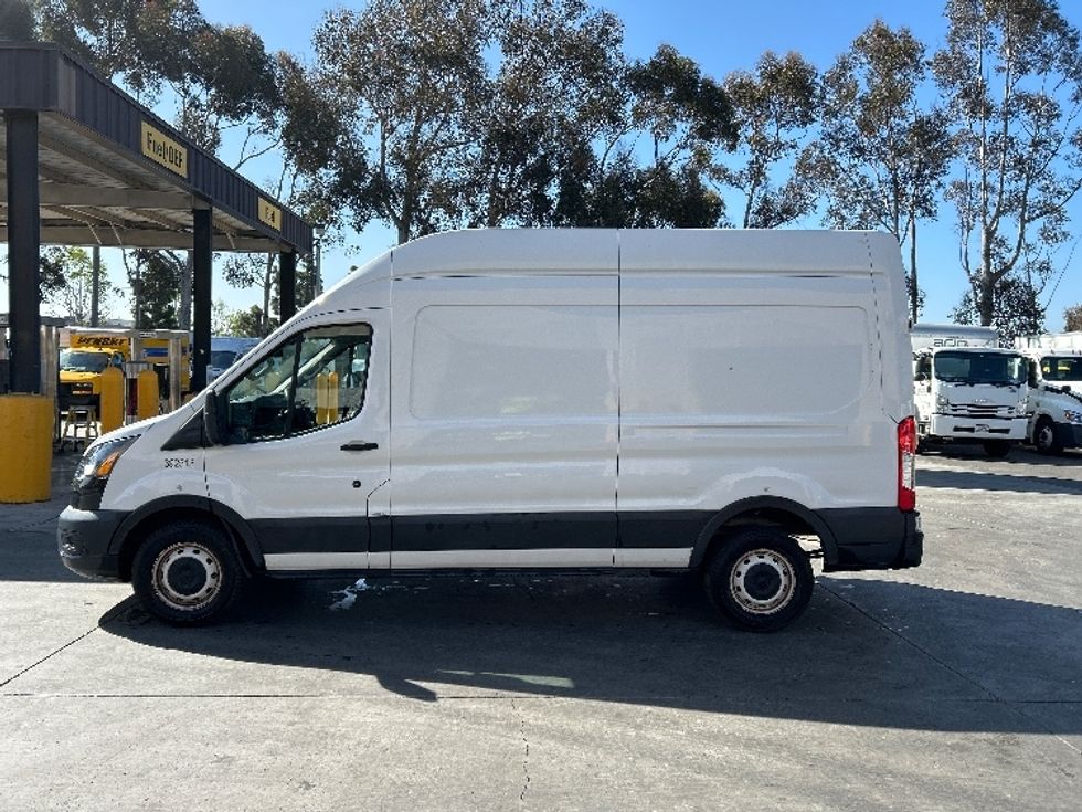 Cargo Van (Panel Van)-Light and Medium Duty Trucks-Ford-2021-Transit 250-Fontana-CA-92,562\n\t\tmiles-$ 34,000 - Image 4
