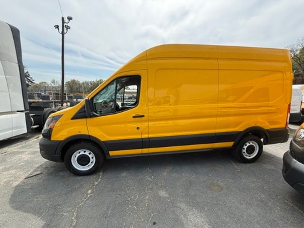 Cargo Van (Panel Van)-Light and Medium Duty Trucks-Ford-2021-Transit 250-Forest Park-GA-89,814\n\t\tmiles-$ 31,750 - Image 3