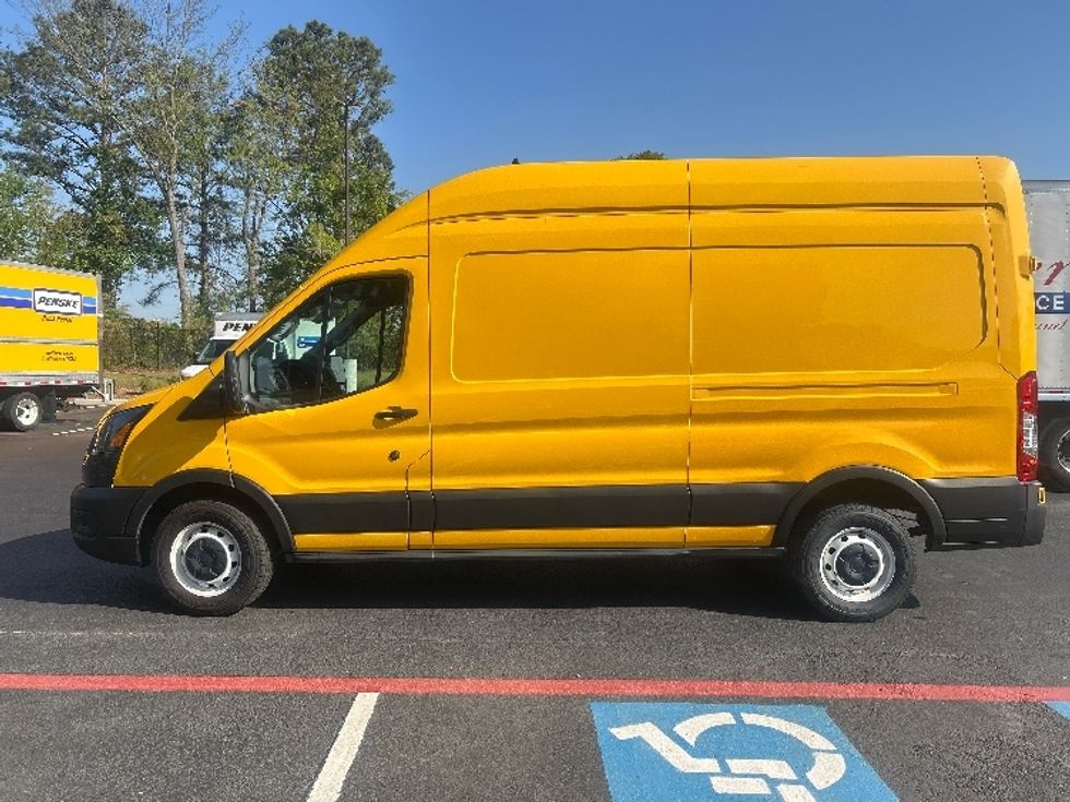 Cargo Van (Panel Van)-Light and Medium Duty Trucks-Ford-2021-Transit 250-Forest Park-GA-91,860\n\t\tmiles-$ 30,250 - Image 4