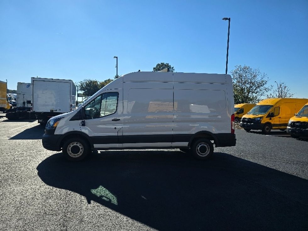 Cargo Van (Panel Van)-Light and Medium Duty Trucks-Ford-2021-Transit 250-Forest Park-GA-95,403\n\t\tmiles-$ 34,500 - Image 4