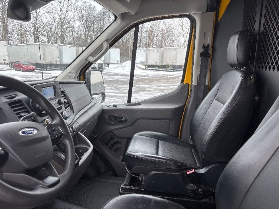 Cargo Van (Panel Van)-Light and Medium Duty Trucks-Ford-2021-Transit 250-Fort Wayne-IN-72,001\n\t\tmiles-$ 30,500 - Image 18