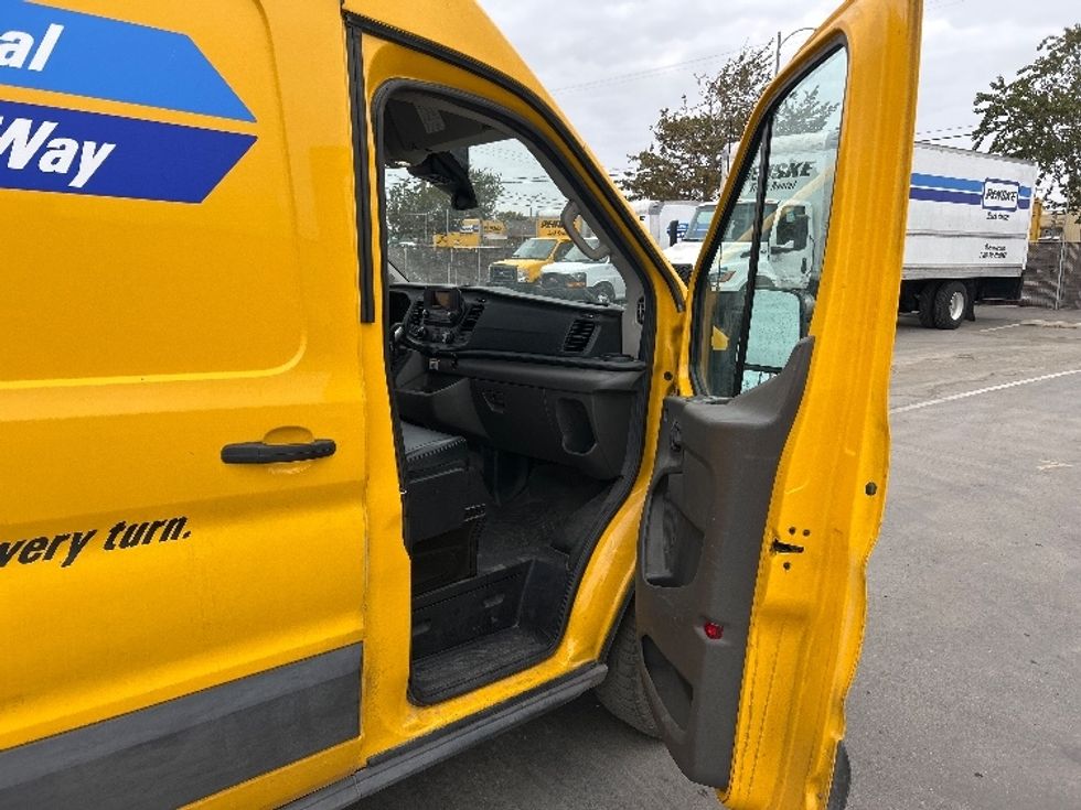 Cargo Van (Panel Van)-Light and Medium Duty Trucks-Ford-2021-Transit 250-Fresno-CA-105,859\n\t\tmiles-$ 29,750 - Image 17