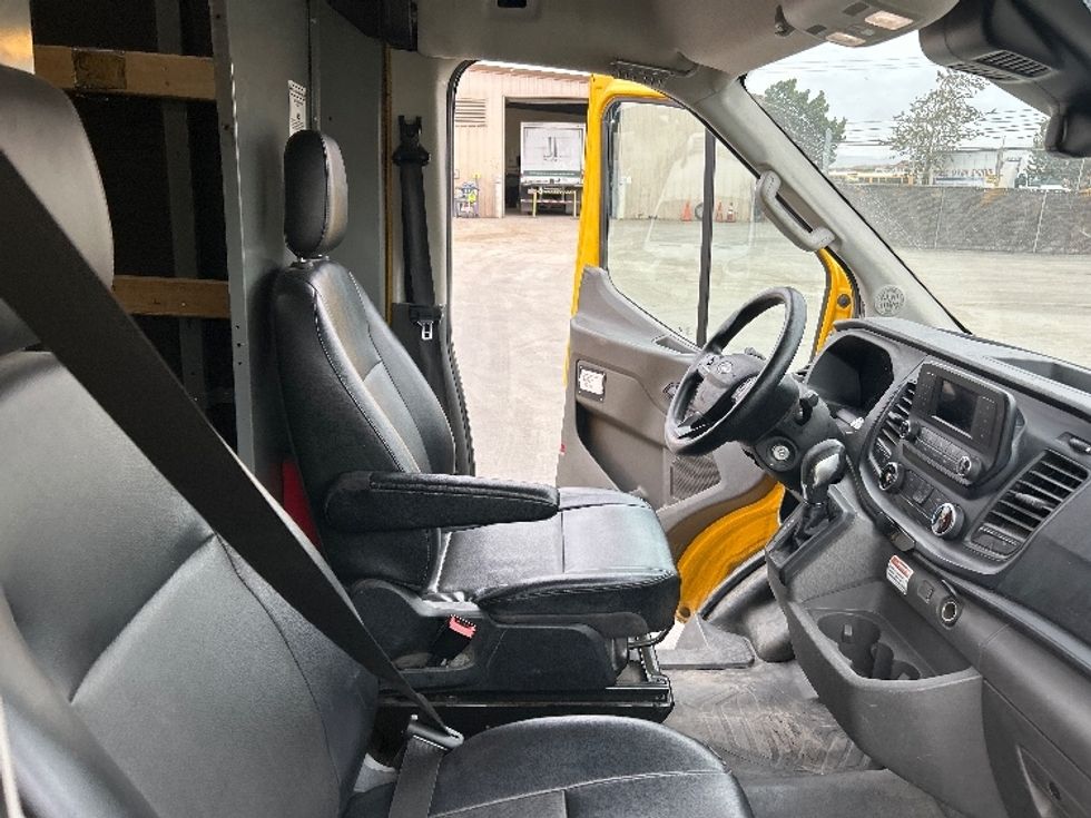 Cargo Van (Panel Van)-Light and Medium Duty Trucks-Ford-2021-Transit 250-Fresno-CA-105,859\n\t\tmiles-$ 29,750 - Image 19
