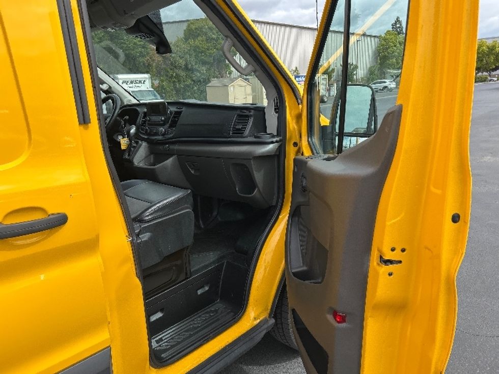 Cargo Van (Panel Van)-Light and Medium Duty Trucks-Ford-2021-Transit 250-Gilroy-CA-84,862\n\t\tmiles-$ 31,500 - Image 20