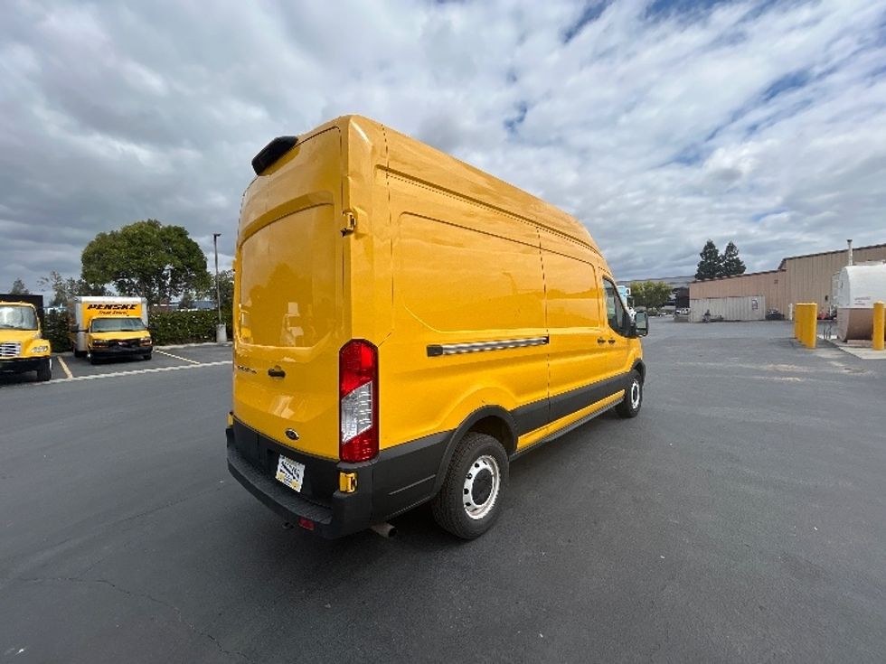 Cargo Van (Panel Van)-Light and Medium Duty Trucks-Ford-2021-Transit 250-Gilroy-CA-84,862\n\t\tmiles-$ 31,500 - Image 26