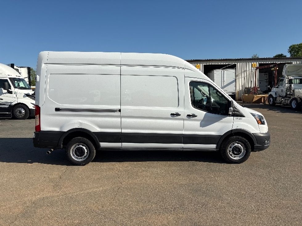 Cargo Van (Panel Van)-Light and Medium Duty Trucks-Ford-2021-Transit 250-Greensboro-NC-105,677\n\t\tmiles-$ 29,250 - Image 14