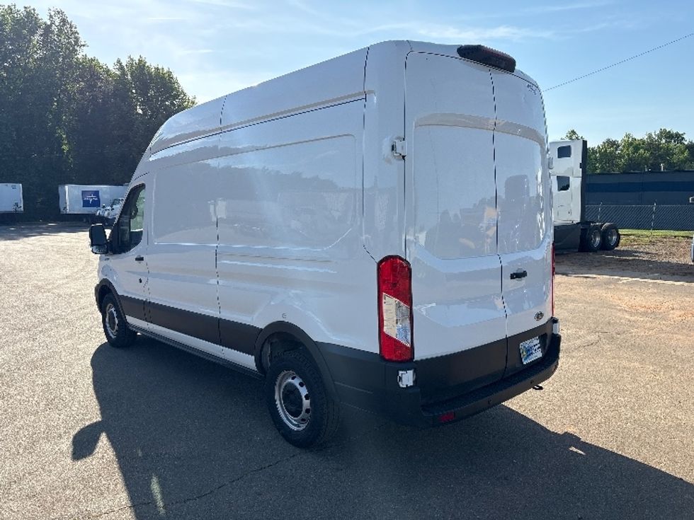 Cargo Van (Panel Van)-Light and Medium Duty Trucks-Ford-2021-Transit 250-Greensboro-NC-105,677\n\t\tmiles-$ 29,250 - Image 6