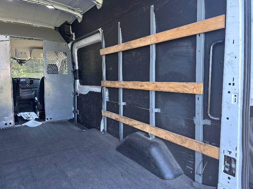 Cargo Van (Panel Van)-Light and Medium Duty Trucks-Ford-2021-Transit 250-Harahan-LA-94,078\n\t\tmiles-$ 35,500 - Image 11