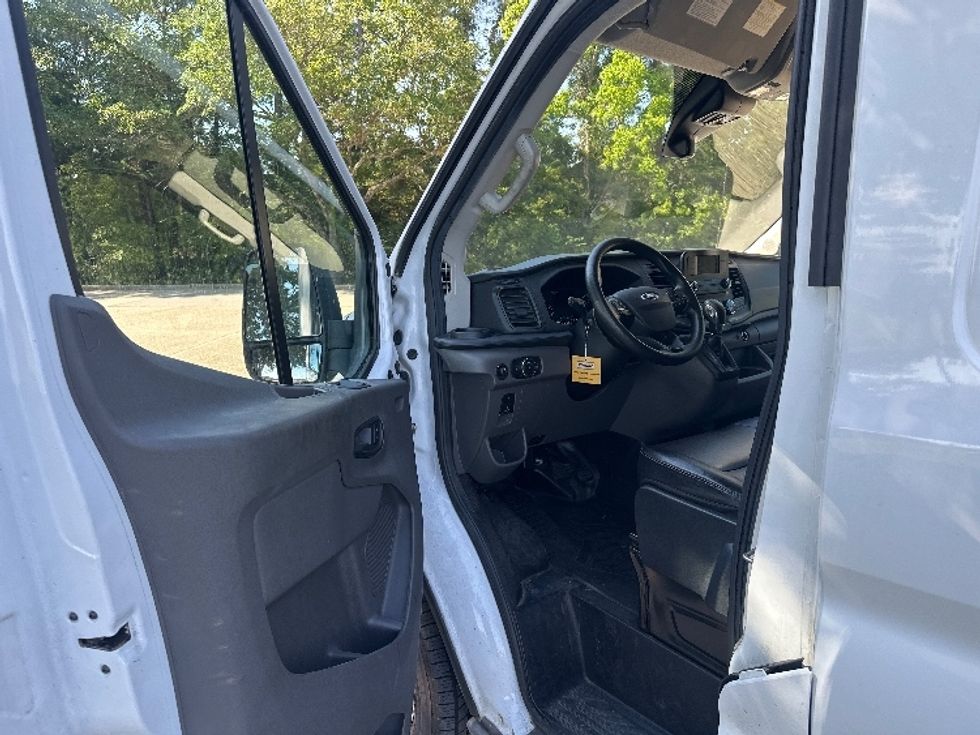 Cargo Van (Panel Van)-Light and Medium Duty Trucks-Ford-2021-Transit 250-Harahan-LA-94,078\n\t\tmiles-$ 35,500 - Image 15
