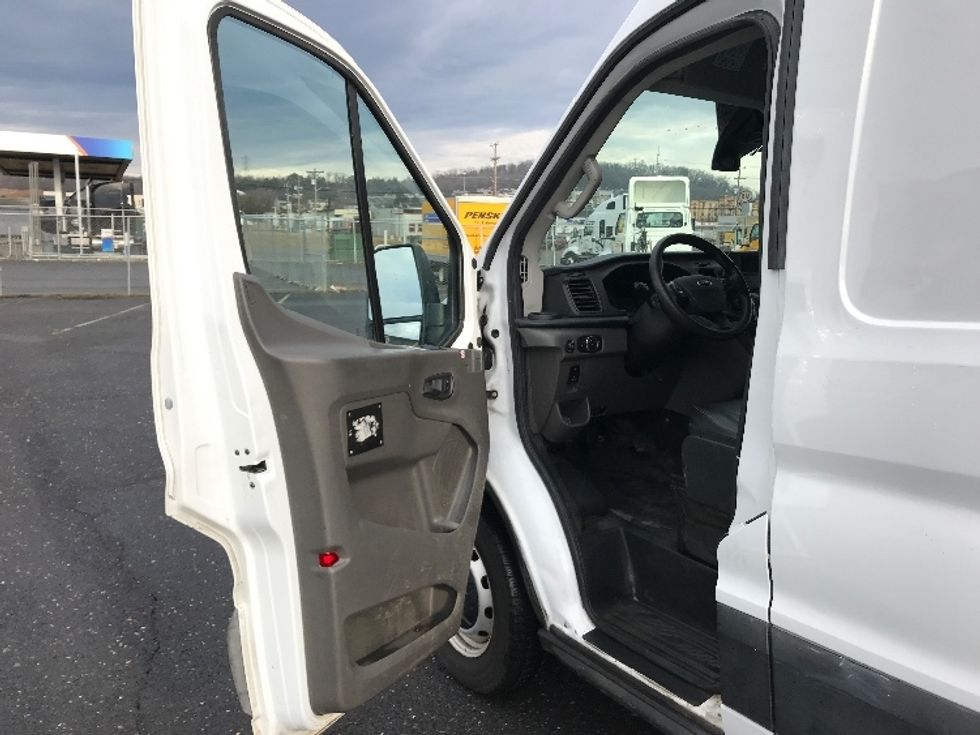 Cargo Van (Panel Van)-Light and Medium Duty Trucks-Ford-2021-Transit 250-Harrisonburg-VA-134,498\n\t\tmiles-$ 28,750 - Image 16
