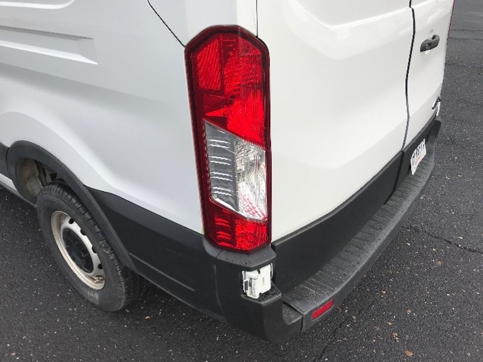 Cargo Van (Panel Van)-Light and Medium Duty Trucks-Ford-2021-Transit 250-Harrisonburg-VA-134,498\n\t\tmiles-$ 28,750 - Image 31