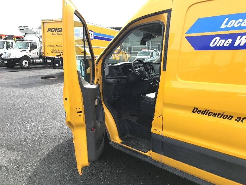 Cargo Van (Panel Van)-Light and Medium Duty Trucks-Ford-2021-Transit 250-Harrisonburg-VA-91,114\n\t\tmiles-$ 32,000 - Image 15