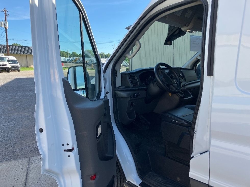 Cargo Van (Panel Van)-Light and Medium Duty Trucks-Ford-2021-Transit 250-Hueytown-AL-110,320\n\t\tmiles-$ 35,000 - Image 16