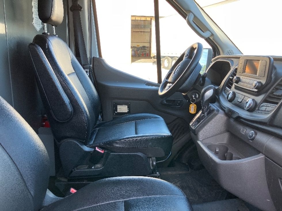 Cargo Van (Panel Van)-Light and Medium Duty Trucks-Ford-2021-Transit 250-Hueytown-AL-110,320\n\t\tmiles-$ 35,000 - Image 22