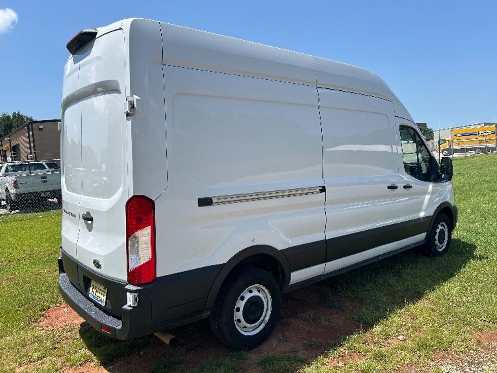 Cargo Van (Panel Van)-Light and Medium Duty Trucks-Ford-2021-Transit 250-Hueytown-AL-133,530\n\t\tmiles-$ 31,250 - Image 12