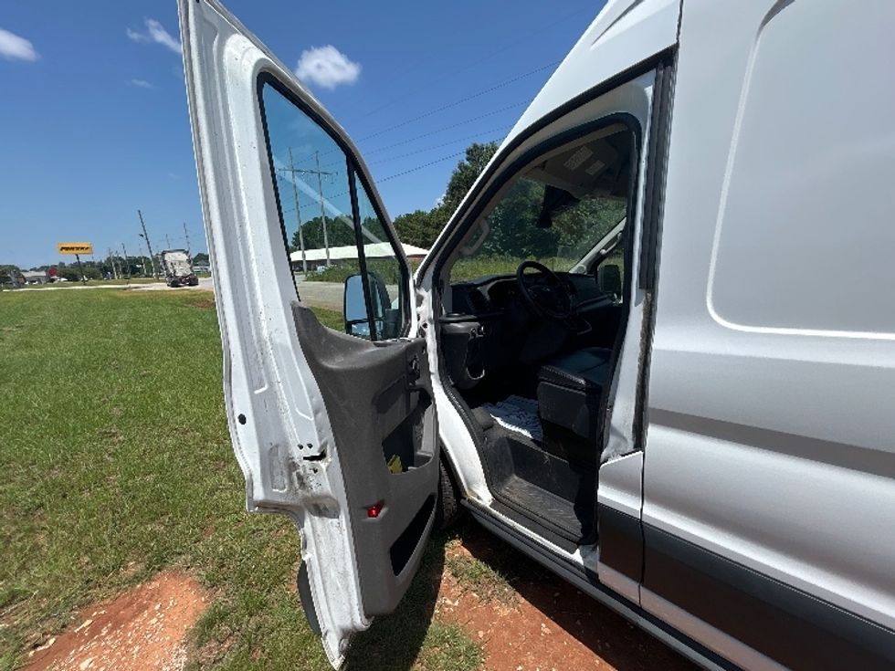 Cargo Van (Panel Van)-Light and Medium Duty Trucks-Ford-2021-Transit 250-Hueytown-AL-133,530\n\t\tmiles-$ 31,250 - Image 15
