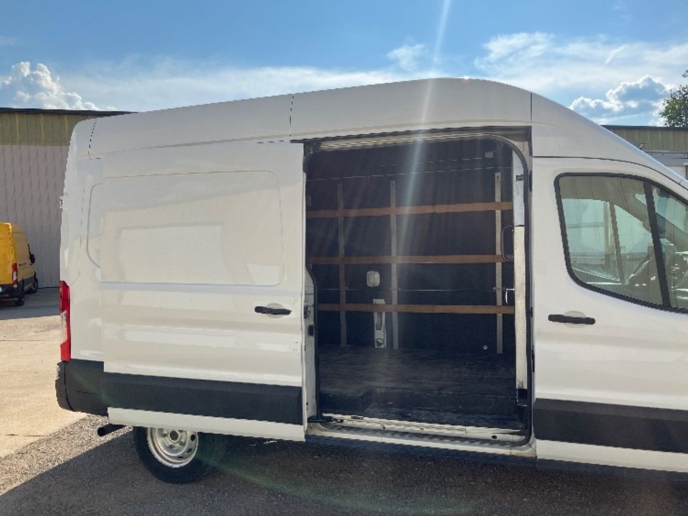 Cargo Van (Panel Van)-Light and Medium Duty Trucks-Ford-2021-Transit 250-Hueytown-AL-92,005\n\t\tmiles-$ 33,250 - Image 13