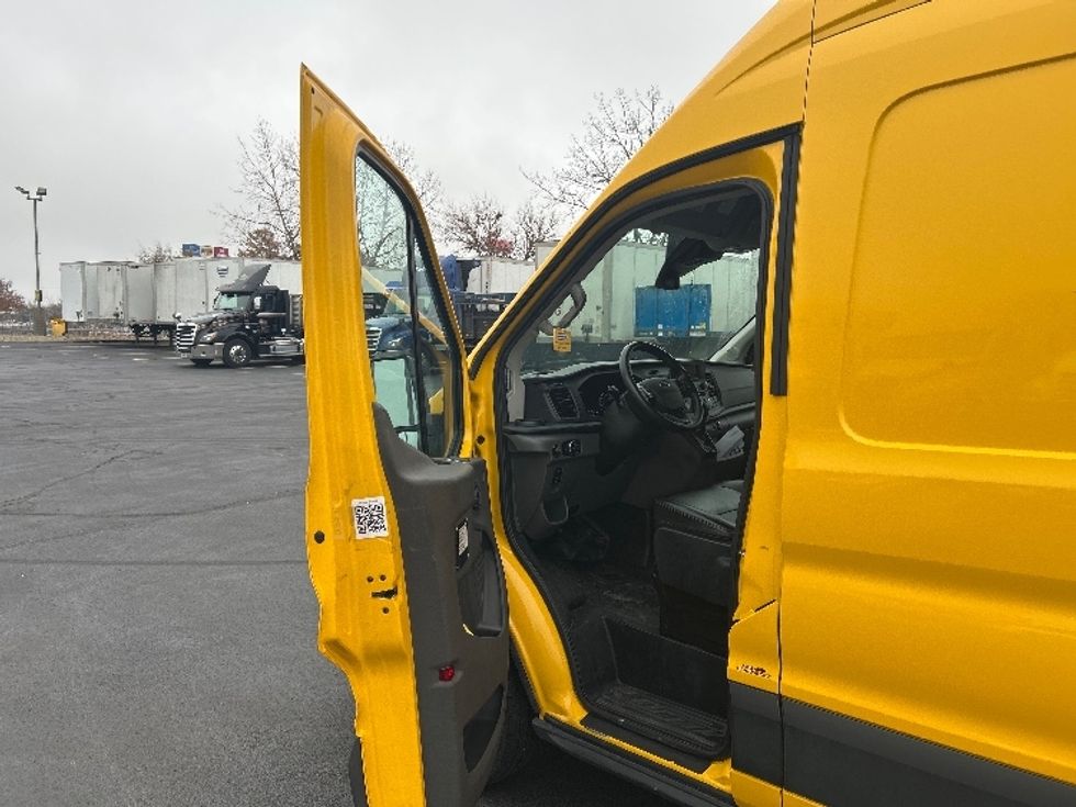 Cargo Van (Panel Van)-Light and Medium Duty Trucks-Ford-2021-Transit 250-Indianapolis-IN-48,190\n\t\tmiles-$ 32,750 - Image 15