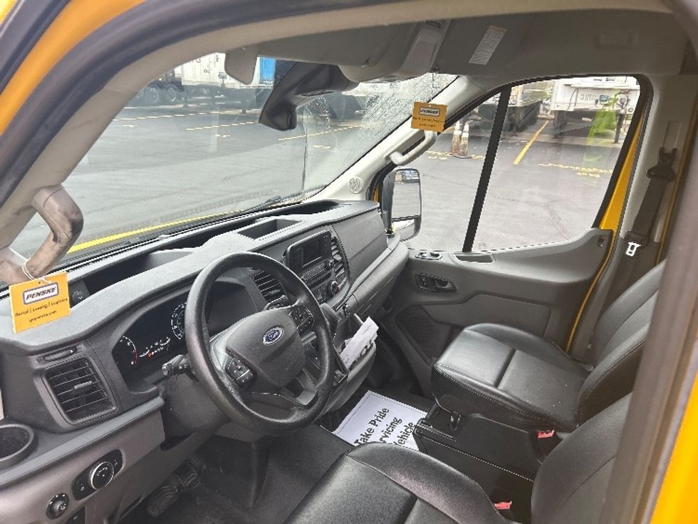 Cargo Van (Panel Van)-Light and Medium Duty Trucks-Ford-2021-Transit 250-Indianapolis-IN-48,190\n\t\tmiles-$ 32,750 - Image 16