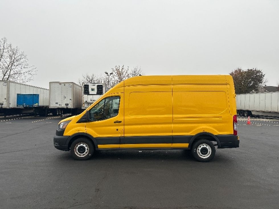 Cargo Van (Panel Van)-Light and Medium Duty Trucks-Ford-2021-Transit 250-Indianapolis-IN-48,190\n\t\tmiles-$ 32,750 - Image 4
