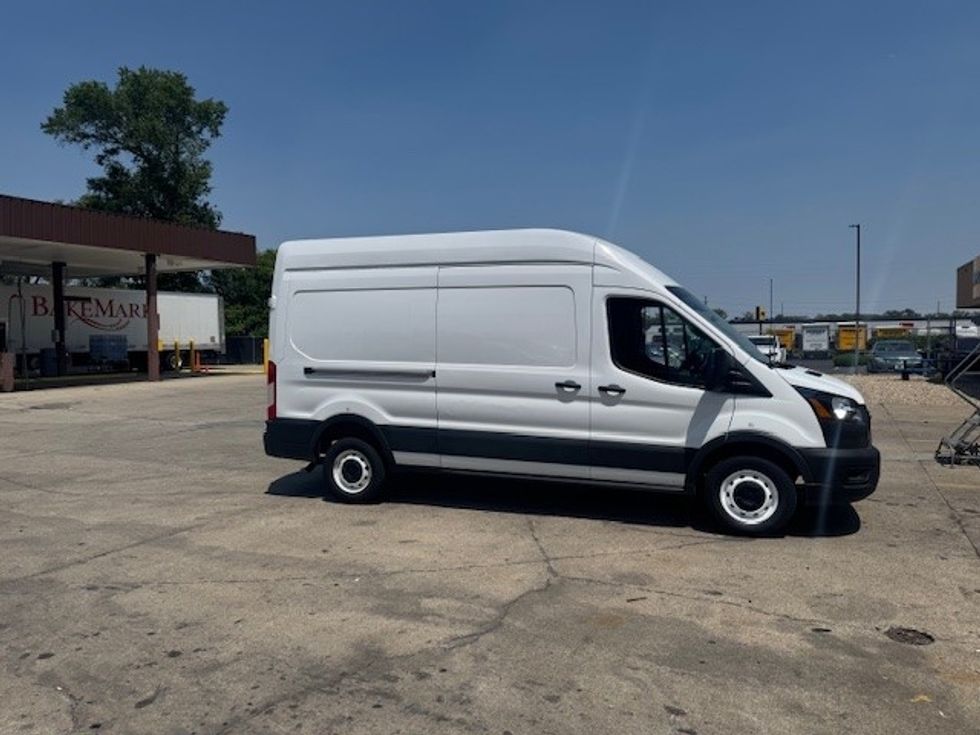 Cargo Van (Panel Van)-Light and Medium Duty Trucks-Ford-2021-Transit 250-Indianapolis-IN-66,860\n\t\tmiles-$ 35,250 - Image 15