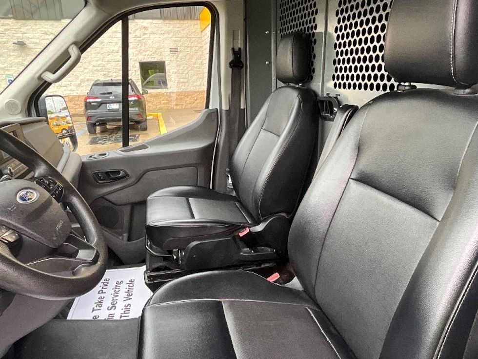 Cargo Van (Panel Van)-Light and Medium Duty Trucks-Ford-2021-Transit 250-Indianapolis-IN-68,017\n\t\tmiles-$ 35,250 - Image 19
