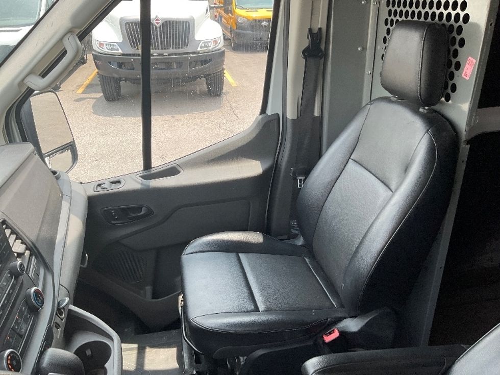 Cargo Van (Panel Van)-Light and Medium Duty Trucks-Ford-2021-Transit 250-Indianapolis-IN-72,508\n\t\tmiles-$ 34,750 - Image 16