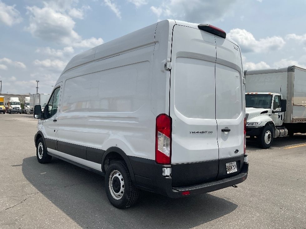 Cargo Van (Panel Van)-Light and Medium Duty Trucks-Ford-2021-Transit 250-Indianapolis-IN-72,508\n\t\tmiles-$ 34,750 - Image 5