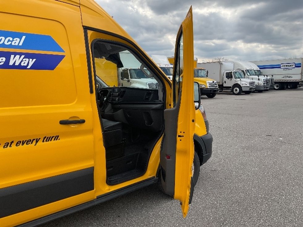 Cargo Van (Panel Van)-Light and Medium Duty Trucks-Ford-2021-Transit 250-Indianapolis-IN-98,922\n\t\tmiles-$ 28,250 - Image 19